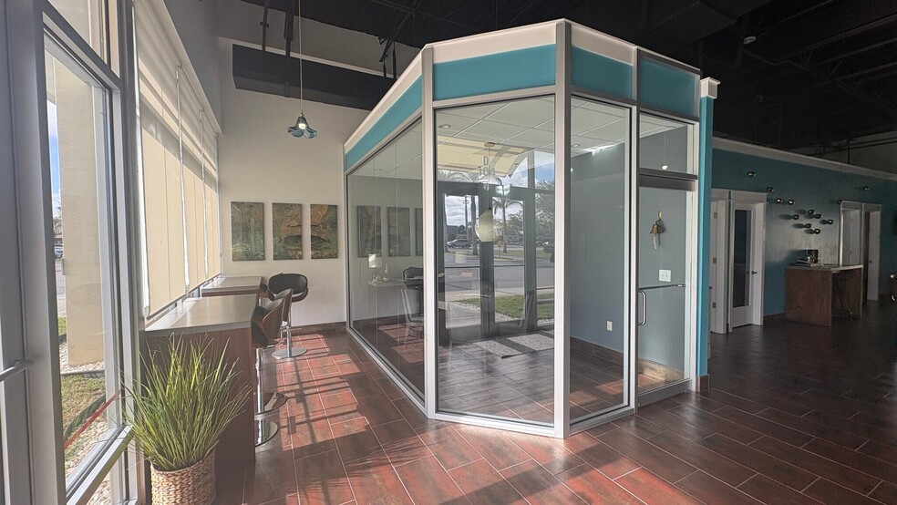 More Photos Of 6555 N Wickham Rd, Melbourne Office For Lease