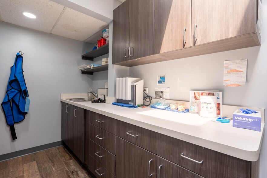 More Photos Of 605-615 W Euclid Ave, Arlington Heights Medical For Lease