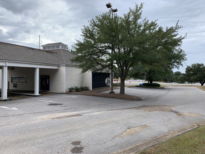 More Photos Of 28770 Us-98, Daphne Bank For Sale