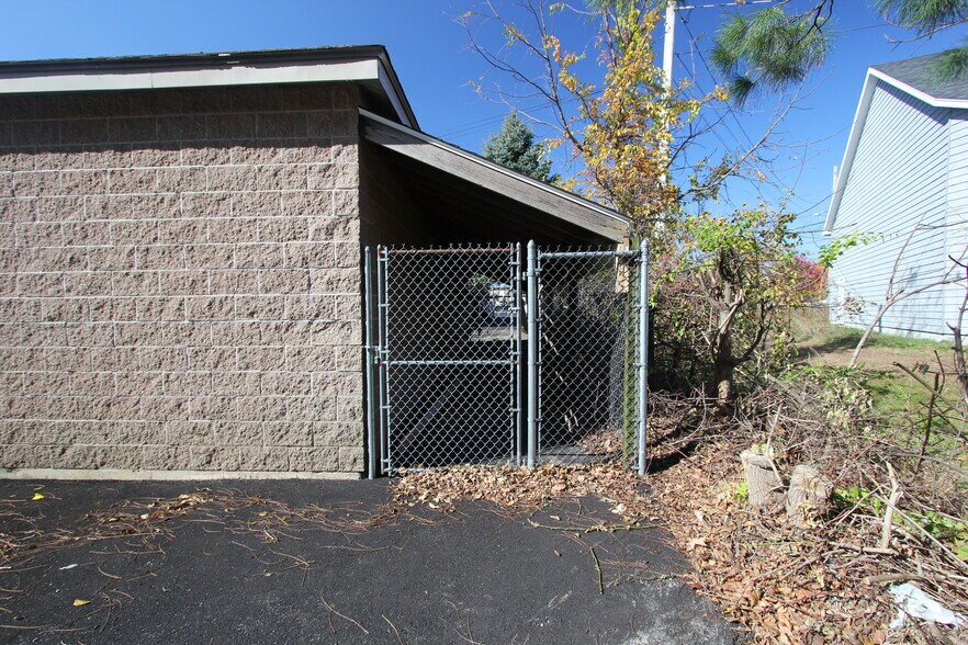 More Photos Of 326 Union St, Franklin Storefront Retail Office For Sale