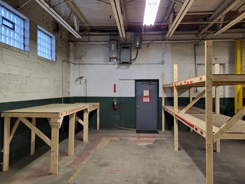 More Photos Of 3817 Lake Shore Dr E, Dunkirk Warehouse For Lease