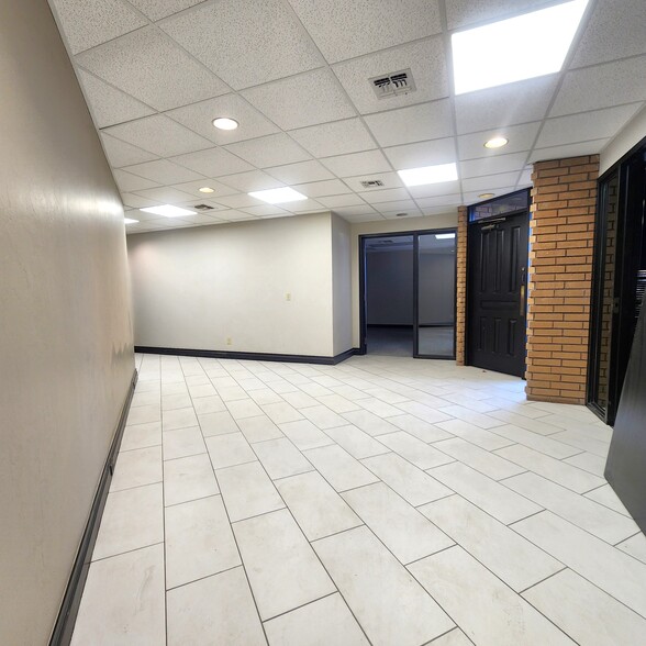 More Photos Of 2033 Heritage Park Dr, Oklahoma City Office For Sale