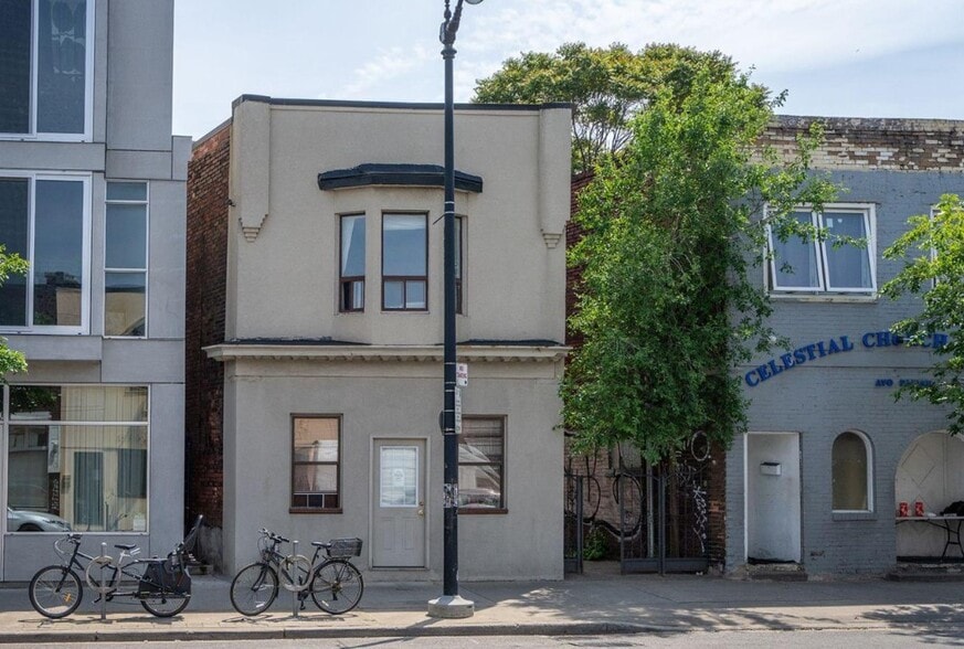 Primary Photo Of 3335 Dundas St W, Toronto Apartments For Sale