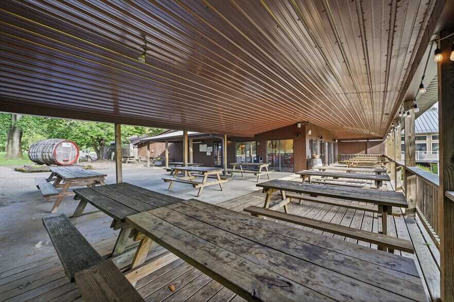More Photos Of 2637 S Cleveland Massillon Rd, Barberton Winery Vineyard For Sale
