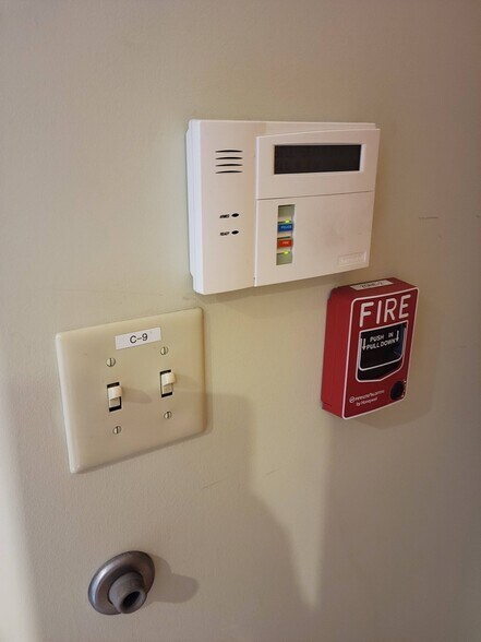 More Photos Of 826 Shannon Dr, Fayetteville Warehouse For Sale