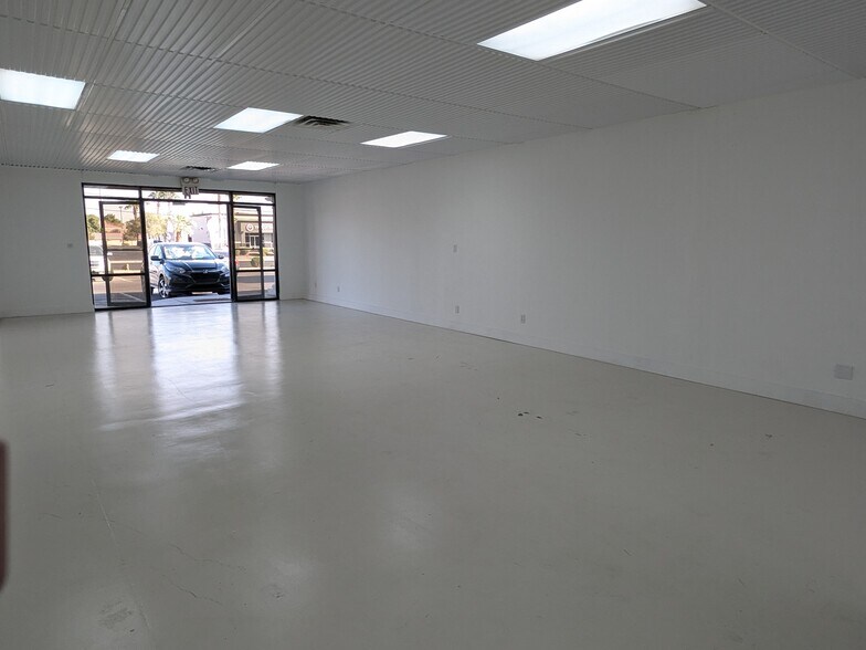 More Photos Of 3827 E Sunset Rd, Las Vegas Unknown For Lease