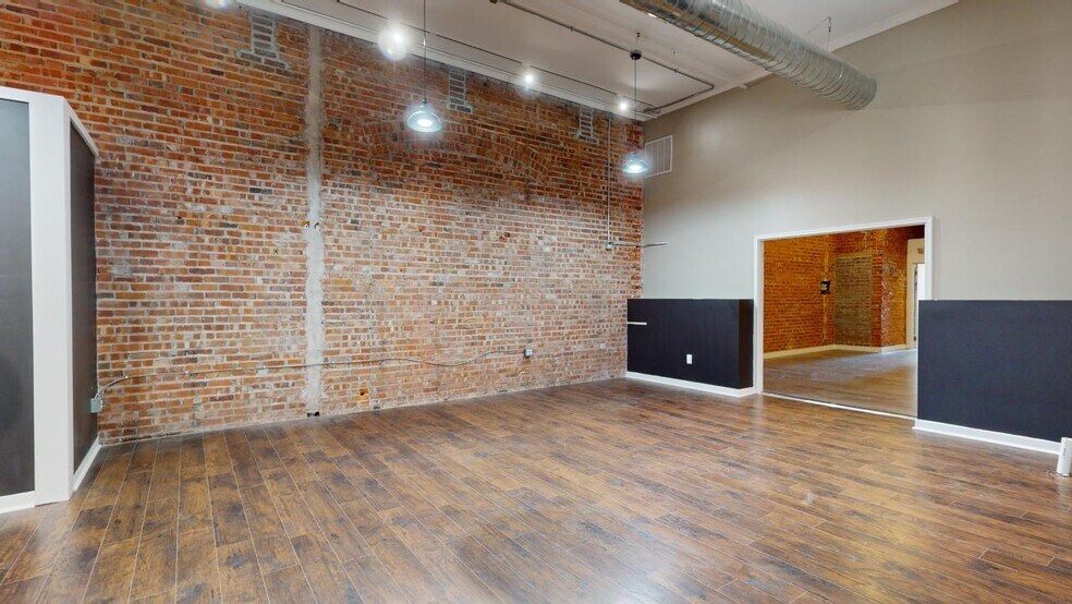 More Photos Of 112 W 2nd St, Grand Island Light Distribution For Lease