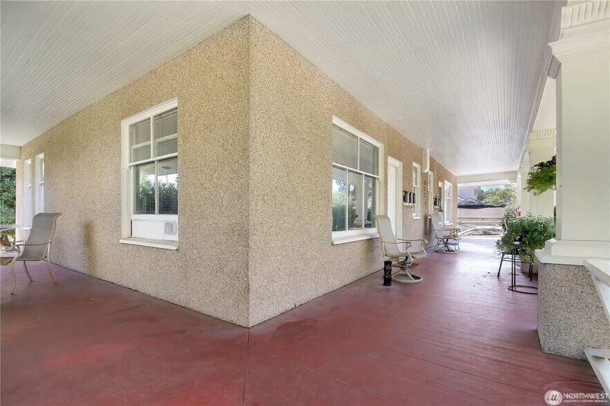 More Photos Of 506 1st St SW, Auburn Apartments For Sale