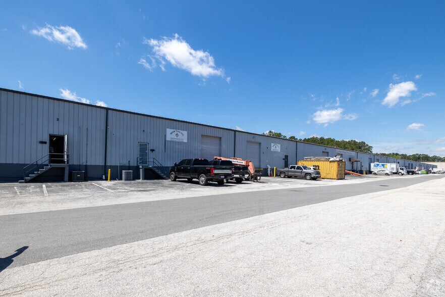 More Photos Of 3811 University Blvd W, Jacksonville Unknown For Lease