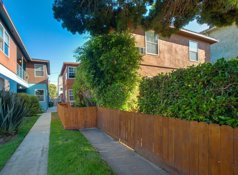 More Photos Of 1146 Venice Blvd, Venice Apartments For Sale