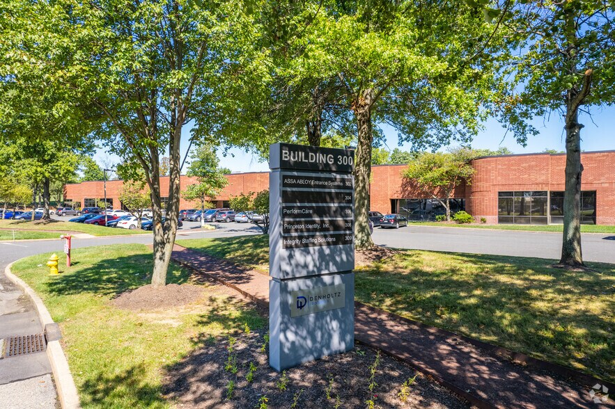 More Photos Of 300 Horizon Dr, Hamilton Light Distribution For Lease