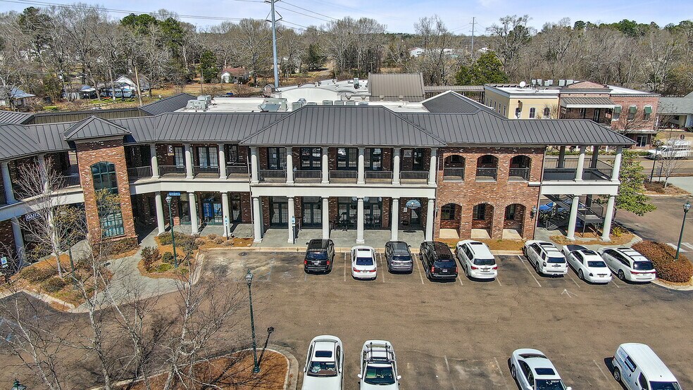 More Photos Of 113-115 W Jackson Ave, Ridgeland Unknown For Lease