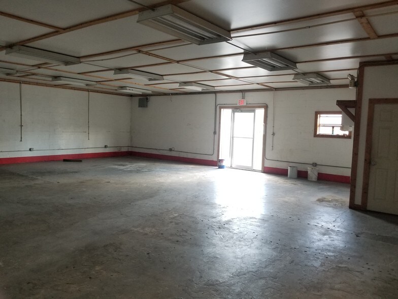 More Photos Of 3411 Recker Hwy, Winter Haven Flex For Lease