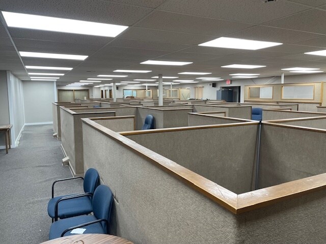 More Photos Of 2700 N Belt Hwy, Saint Joseph Office For Sale