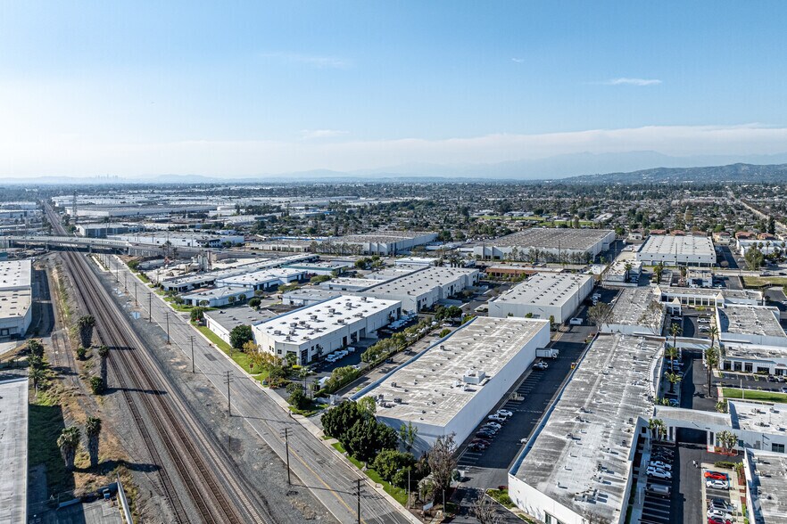 More Photos Of 14071-14077 Stage Rd, Santa Fe Springs Warehouse For Lease