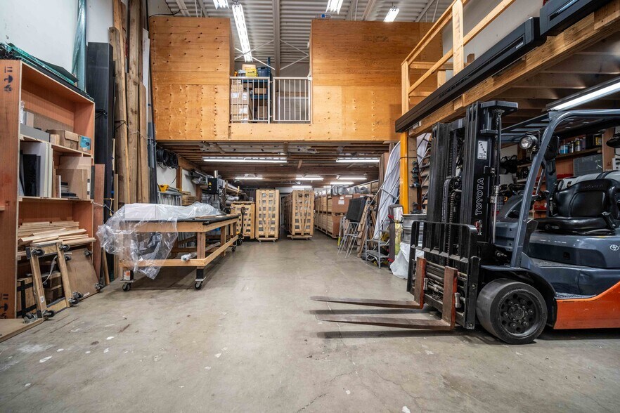More Photos Of 9267-9295 Shaughnessy St, Vancouver Warehouse For Sale