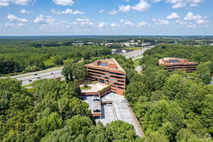 More Photos Of 3091 Governors Lake Dr, Peachtree Corners Office For Lease