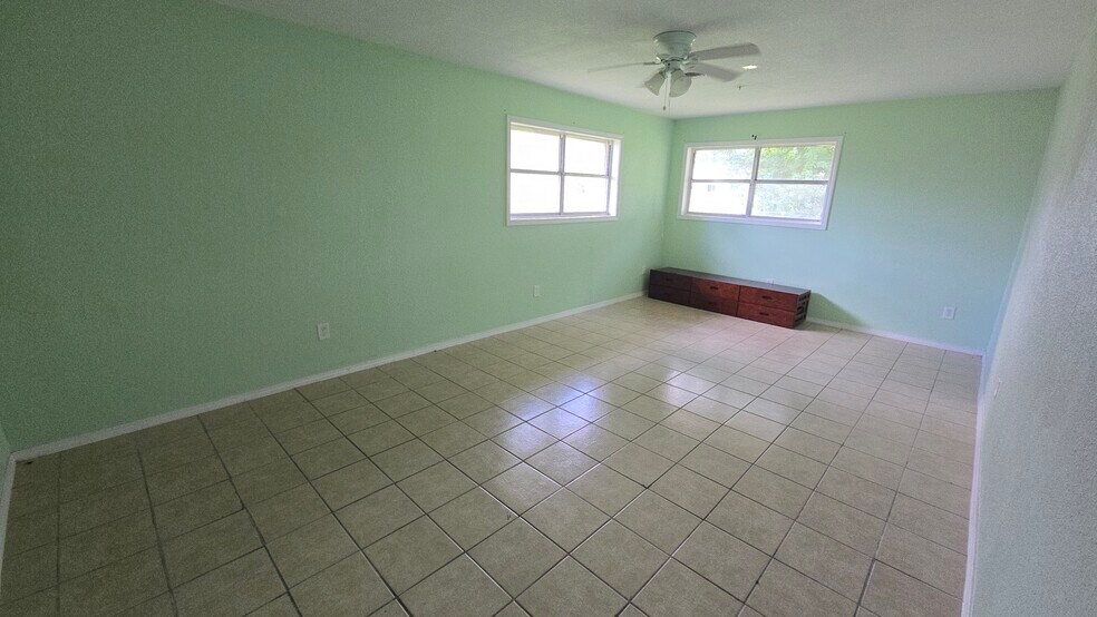 More Photos Of 3315 Fm 523 Rd, Oyster Creek Shelter For Sale