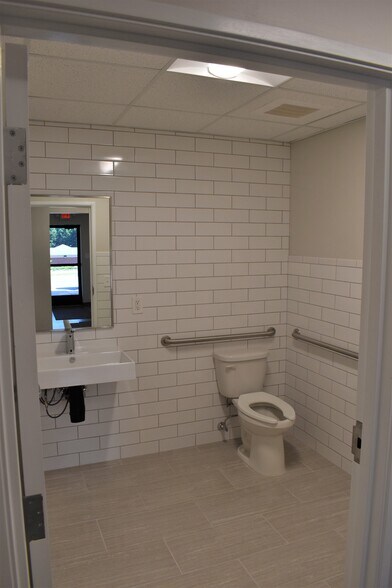 More Photos Of 210 13th Avenue Pl NW, Hickory Medical For Lease