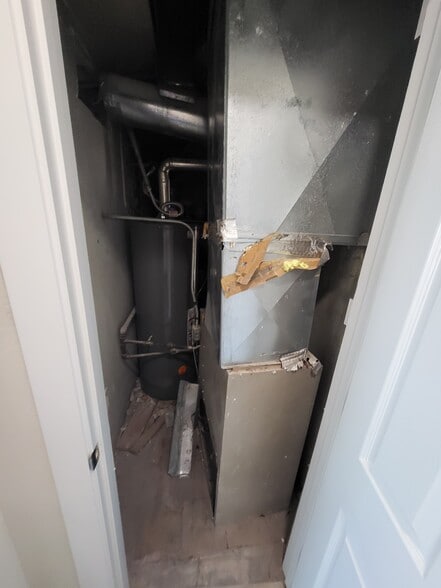 More Photos Of 184 W Pine St, Shelley Office Residential For Sale