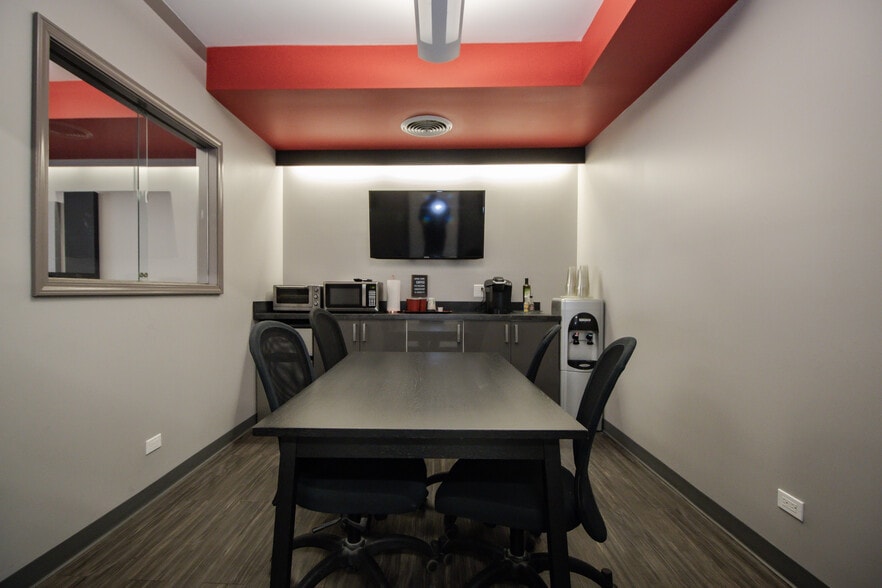 More Photos Of 2919 W Irving Park Rd, Chicago Office Residential For Sale