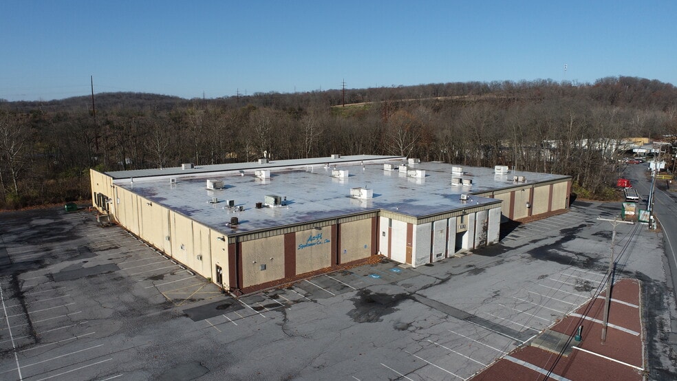 Primary Photo Of 110 Commerce Way, Stockertown Manufacturing For Sale