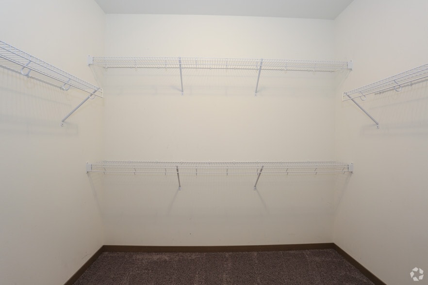 More Photos Of 7955-7973 S Main St, Oak Creek Apartments For Lease