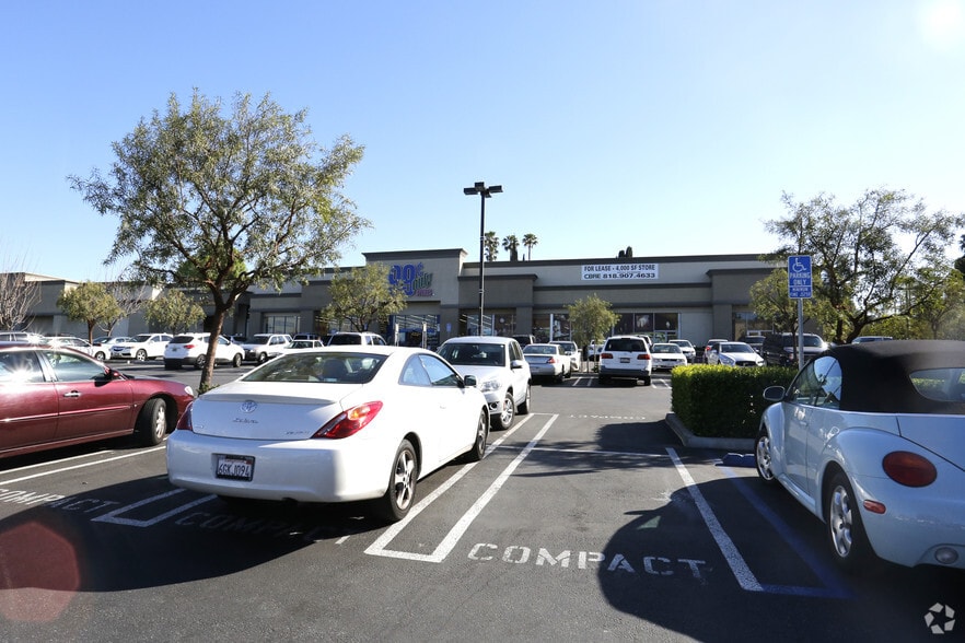 More Photos Of 19836 Ventura Blvd, Woodland Hills Freestanding For Lease