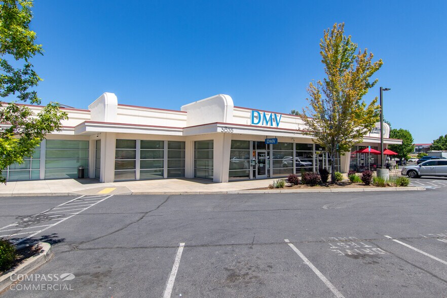 More Photos Of 3835 SW 21st St, Redmond Unknown For Lease