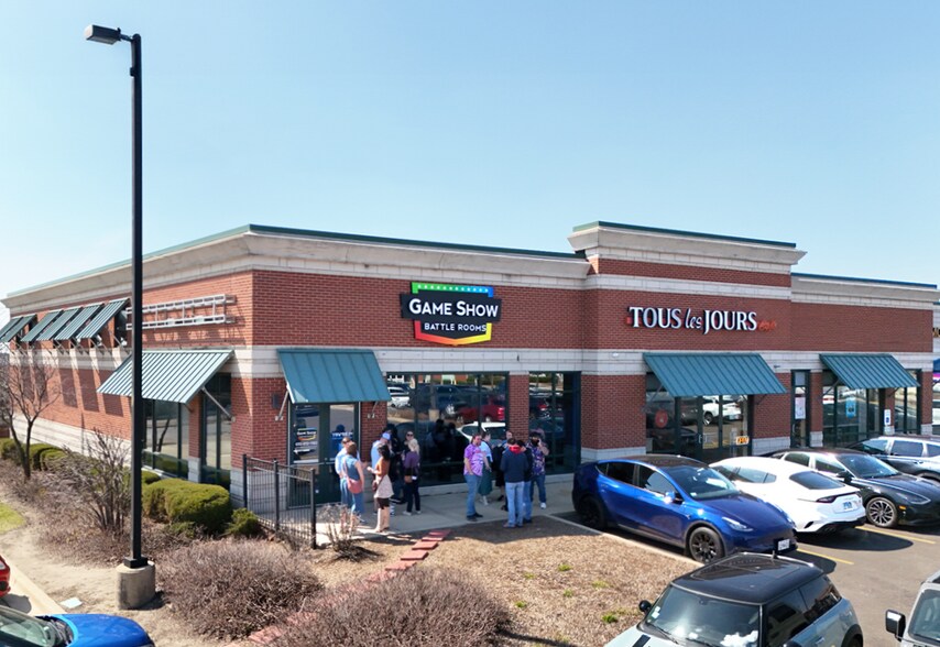 More Photos Of 2820 S Highland Ave, Lombard General Retail For Lease