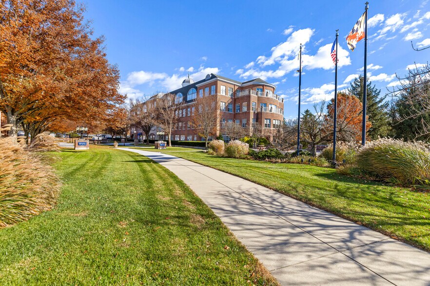 More Photos Of 10753 Falls Rd, Lutherville Office For Sale