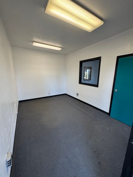 More Photos Of 1110 Industrial Ave, Petaluma Warehouse For Sale