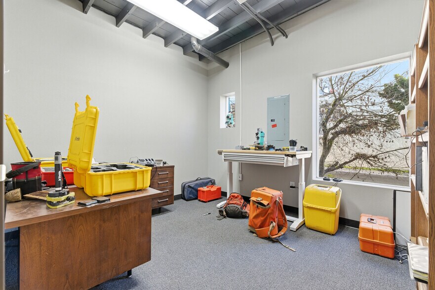 More Photos Of 2318 Pacific Ave, Forest Grove Office For Sale