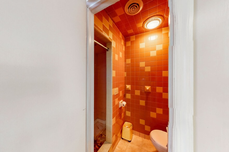 More Photos Of 1564 Becker St, Schenectady Storefront For Sale