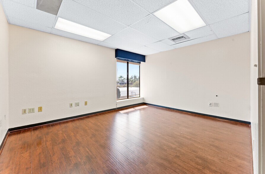 More Photos Of 2107 N Broadway, Santa Ana Loft Creative Space For Sale