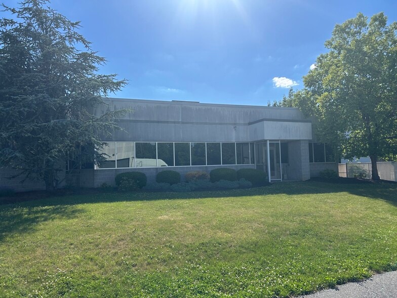 Primary Photo Of 450 Gateway Dr, Reading Manufacturing For Sale