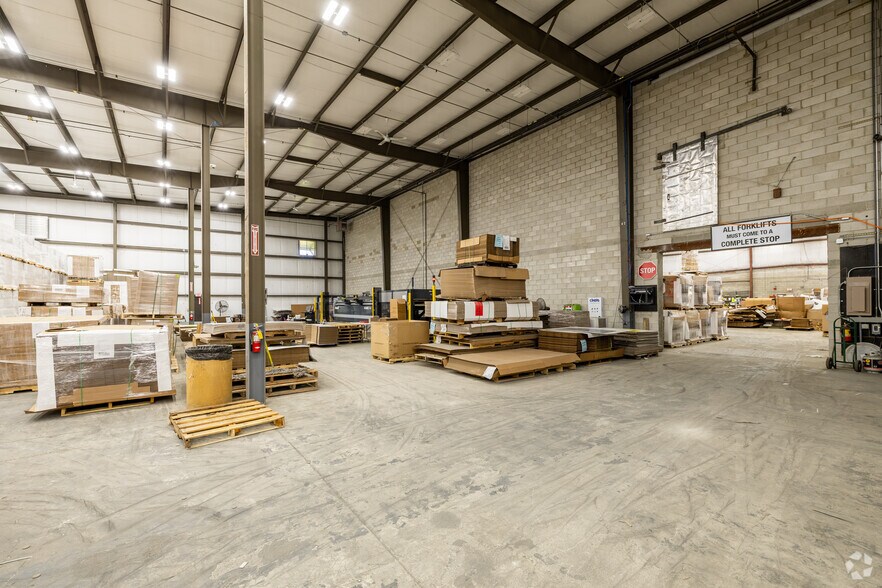 More Photos Of 248 Brighton Rd, Andover Warehouse For Sale