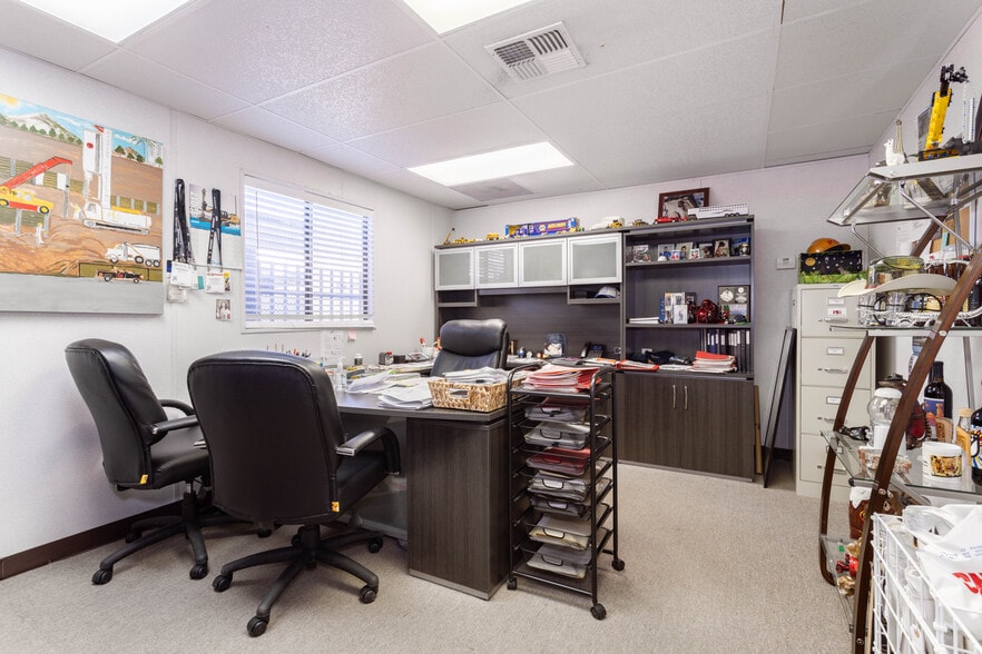 More Photos Of 669 Arroyo St, San Fernando Manufacturing For Sale