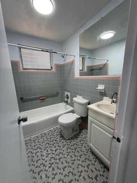 More Photos Of 934 Meridian Ave, Miami Beach Apartments For Sale