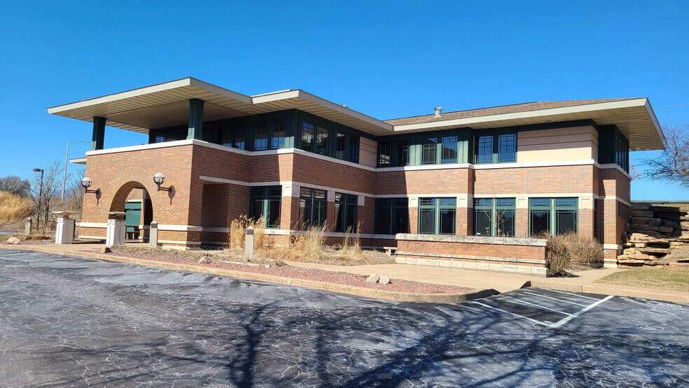 More Photos Of 1400 Merrill Ave, Wausau Medical For Sale