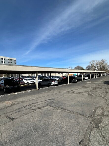 More Photos Of 1431 S Bluffview St, Wichita Medical For Lease