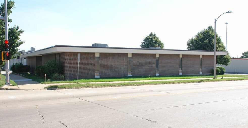Primary Photo Of 234 S Kansas Ave, Topeka Office For Sale