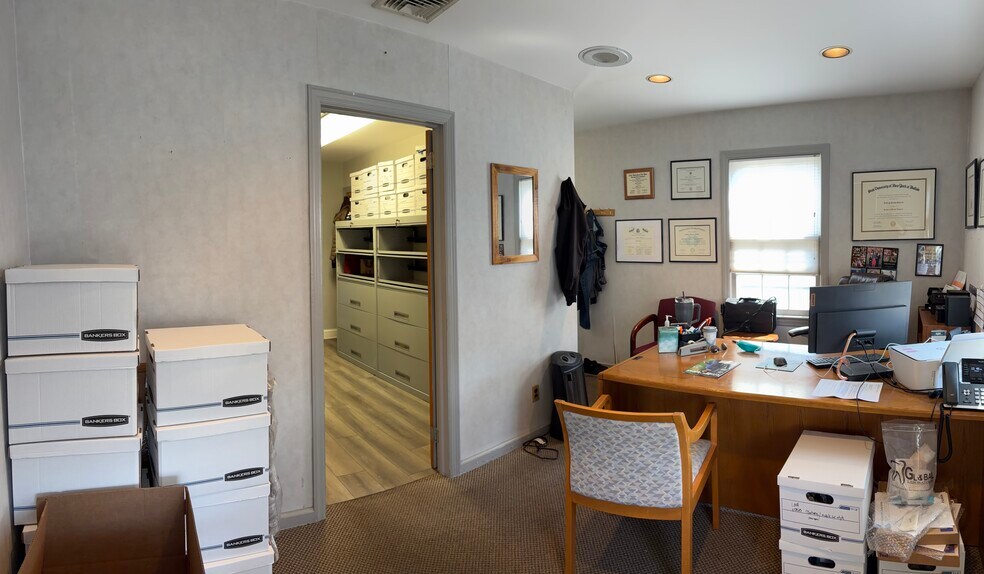 More Photos Of 500 Dorian Rd, Westfield Medical For Lease