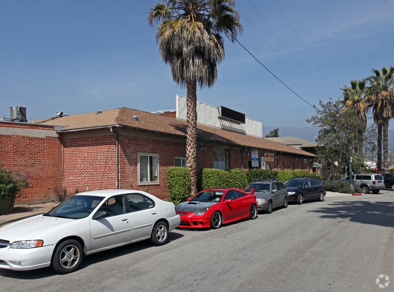 More Photos Of 121 E Mason St, Santa Barbara Warehouse For Lease