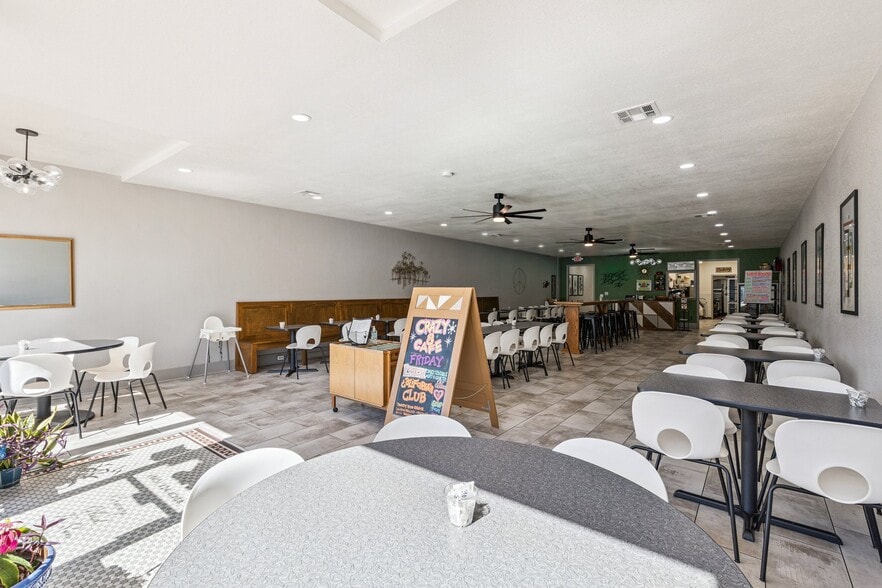 More Photos Of 424 W Chickasha Ave, Chickasha Storefront For Sale