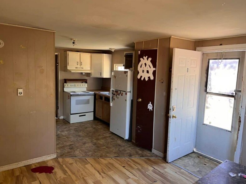 More Photos Of 5 Beverly Ln, Marissa Apartments For Sale