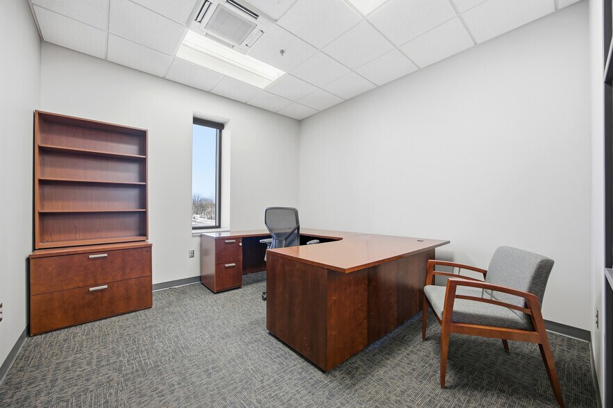 More Photos Of 644 E Beaton Dr, West Fargo Office For Lease