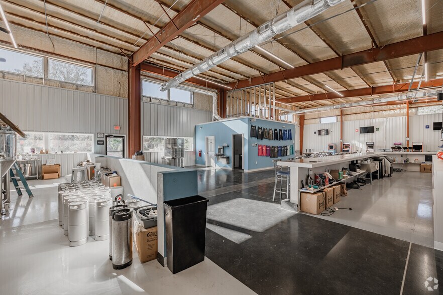 More Photos Of 8120 Windsor Hill Blvd, North Charleston Light Distribution For Lease