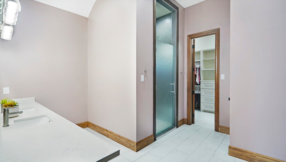 More Photos Of 10511 W Hidden Lake Ln, Richmond Specialty For Sale