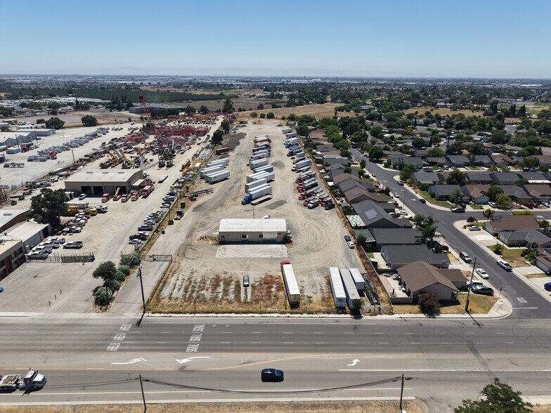 More Photos Of 2327 S Mariposa Rd, Stockton Contractor Storage Yard For Lease